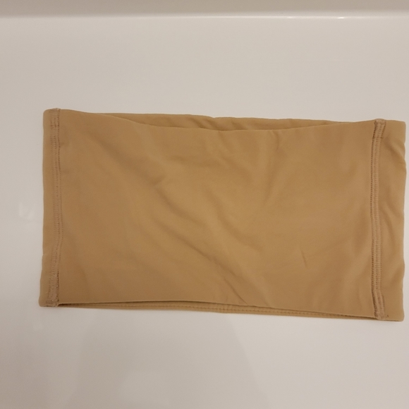 Skims Fits Everybody Bandeau Bra - Picture 3 of 16